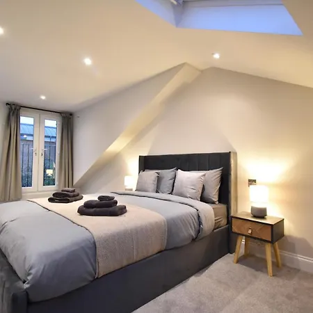 Stunning 3 Bed Apartment